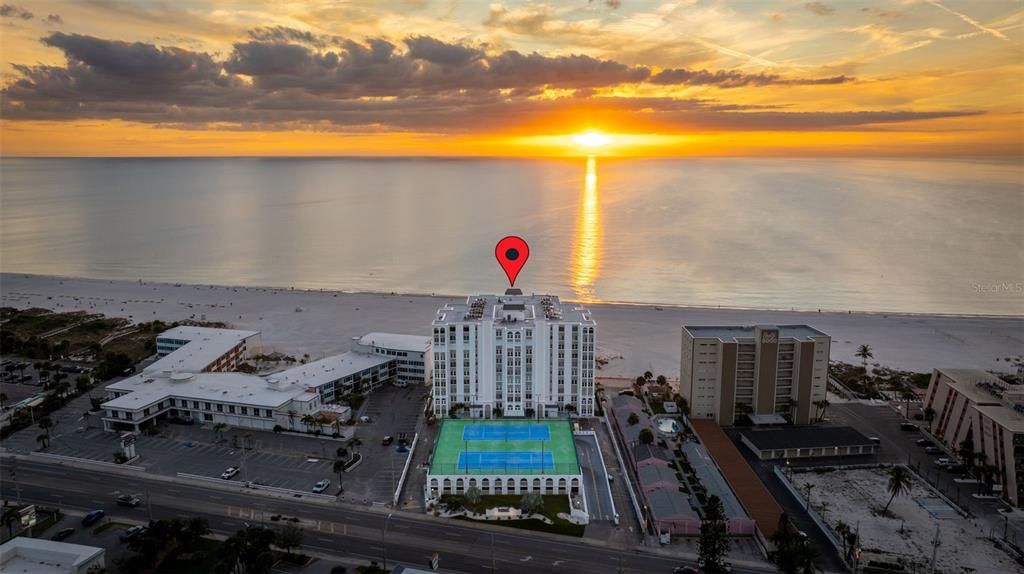 待售: $900,000 (2 贝兹, 2 浴室, 1340 平方英尺)