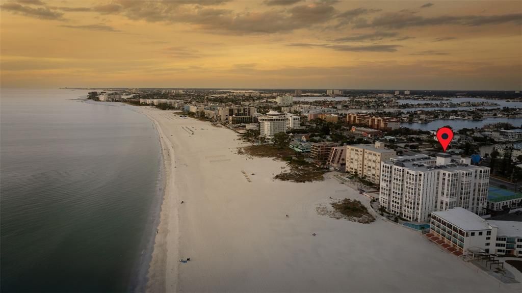 待售: $900,000 (2 贝兹, 2 浴室, 1340 平方英尺)