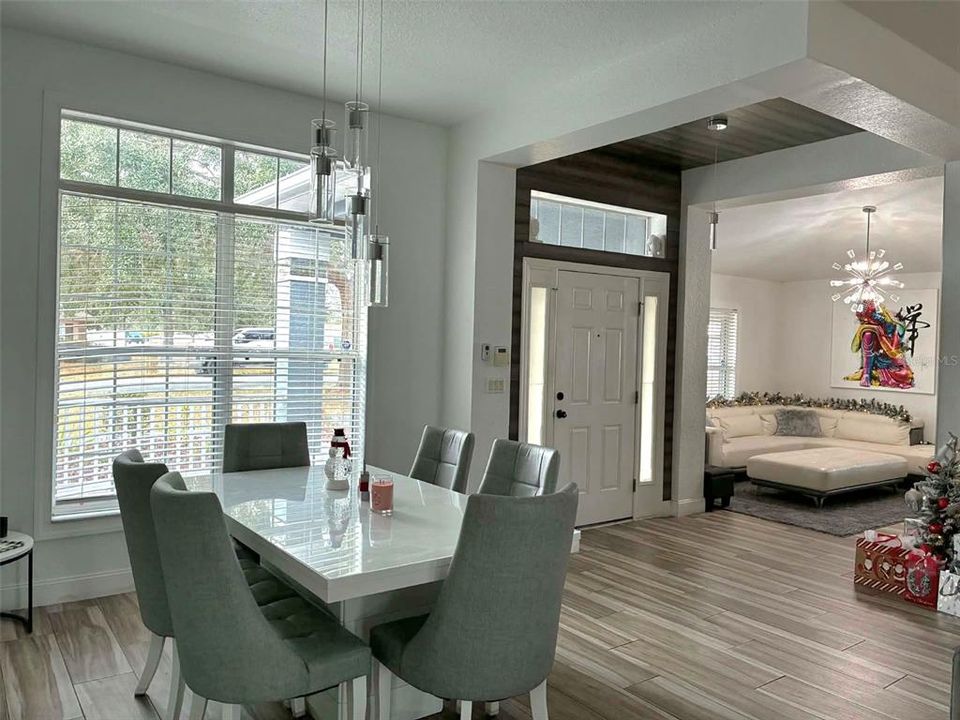 En Venta: $399,999 (4 camas, 3 baños, 2283 Pies cuadrados)