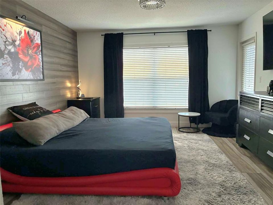 En Venta: $399,999 (4 camas, 3 baños, 2283 Pies cuadrados)