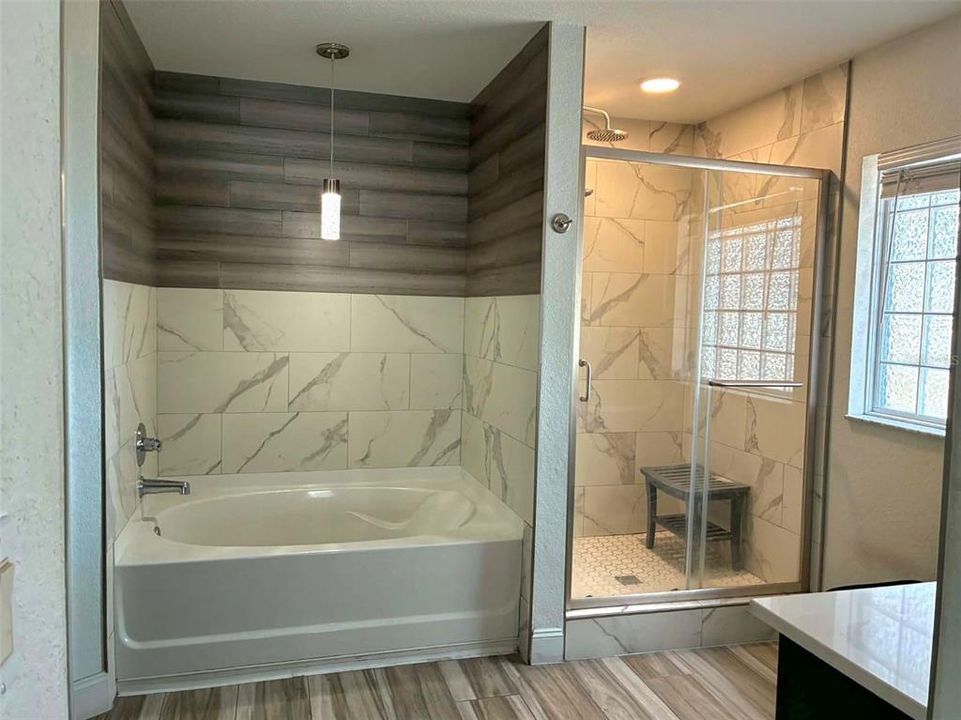 En Venta: $399,999 (4 camas, 3 baños, 2283 Pies cuadrados)