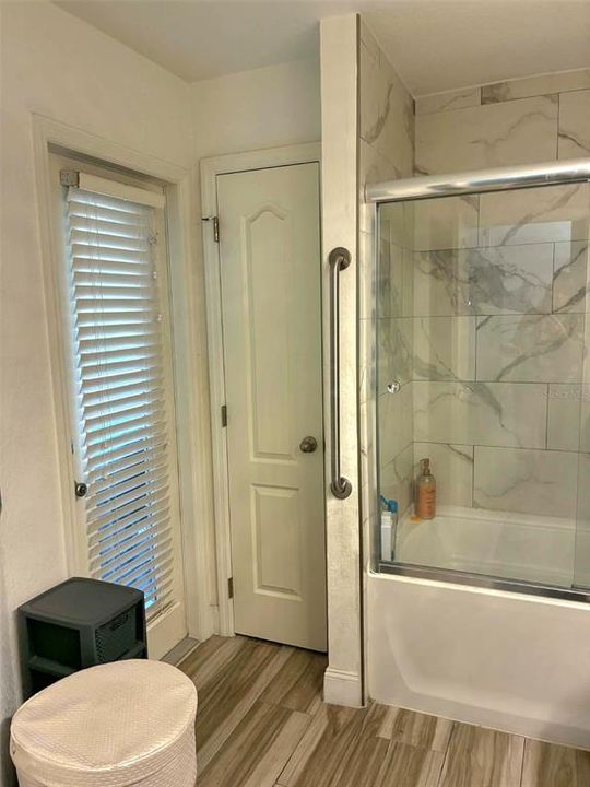 En Venta: $399,999 (4 camas, 3 baños, 2283 Pies cuadrados)