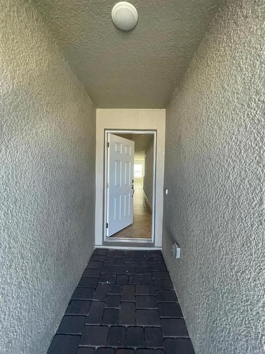 For Rent: $2,100 (4 beds, 2 baths, 1600 Square Feet)