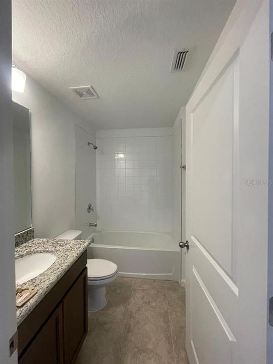 For Rent: $2,100 (4 beds, 2 baths, 1600 Square Feet)