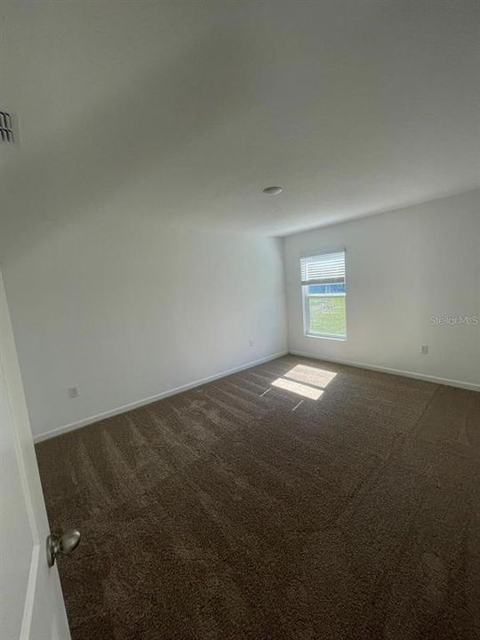 For Rent: $2,100 (4 beds, 2 baths, 1600 Square Feet)