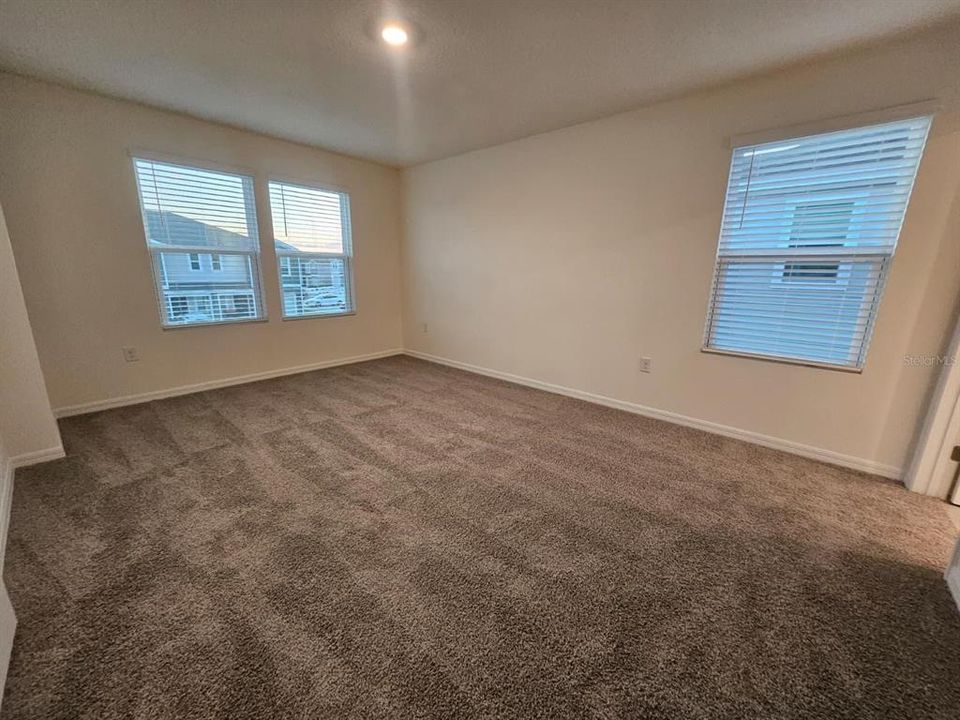 For Rent: $1,800 (3 beds, 2 baths, 1458 Square Feet)