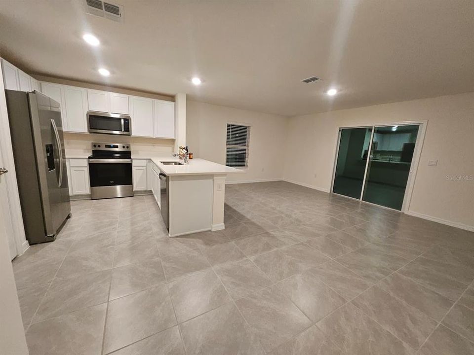 For Rent: $1,800 (3 beds, 2 baths, 1458 Square Feet)