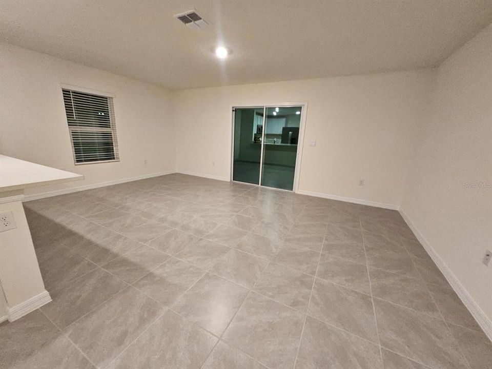 For Rent: $1,800 (3 beds, 2 baths, 1458 Square Feet)