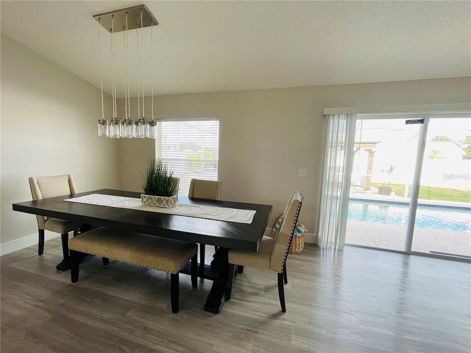 На продажу: $549,900 (3 спален, 2 ванн, 1503 Квадратных фут)