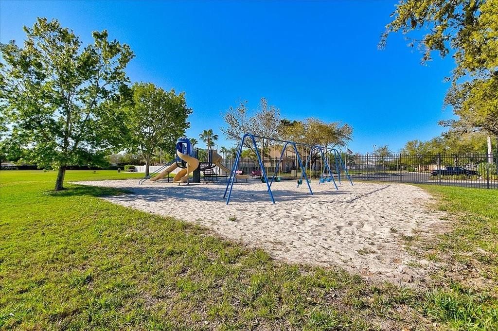 На продажу: $549,900 (3 спален, 2 ванн, 1503 Квадратных фут)