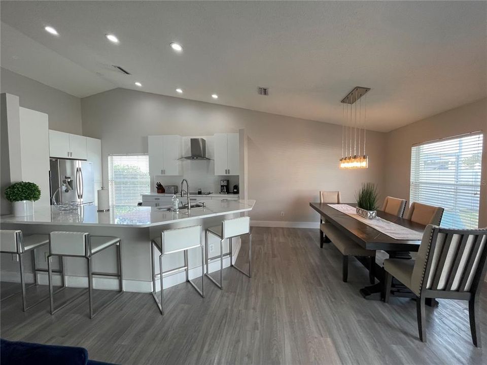 На продажу: $549,900 (3 спален, 2 ванн, 1503 Квадратных фут)