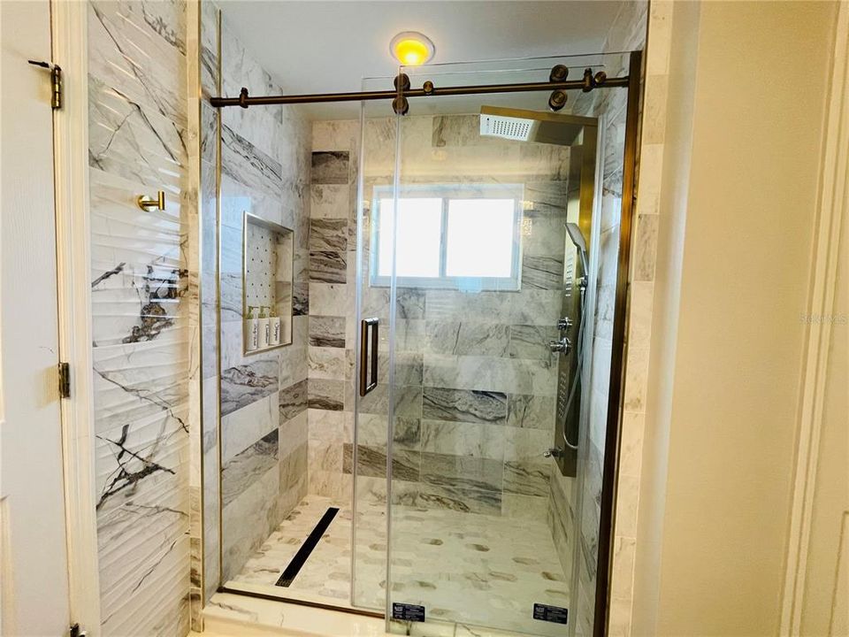 На продажу: $549,900 (3 спален, 2 ванн, 1503 Квадратных фут)