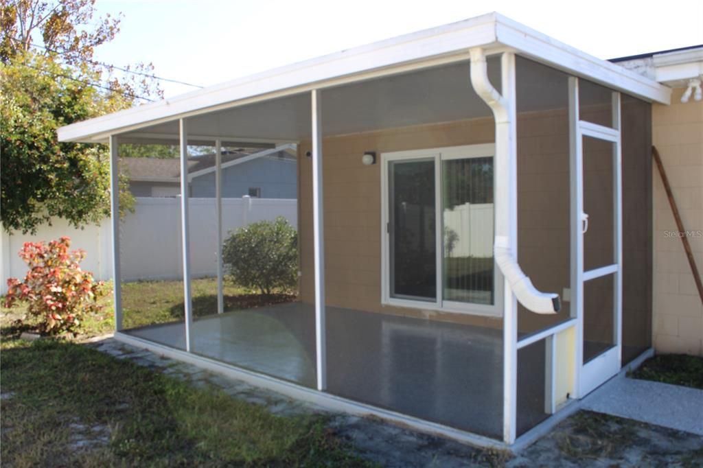 For Rent: $2,600 (4 beds, 2 baths, 1485 Square Feet)