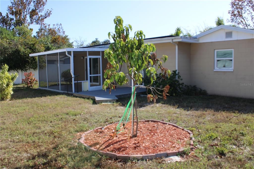 For Rent: $2,600 (4 beds, 2 baths, 1485 Square Feet)