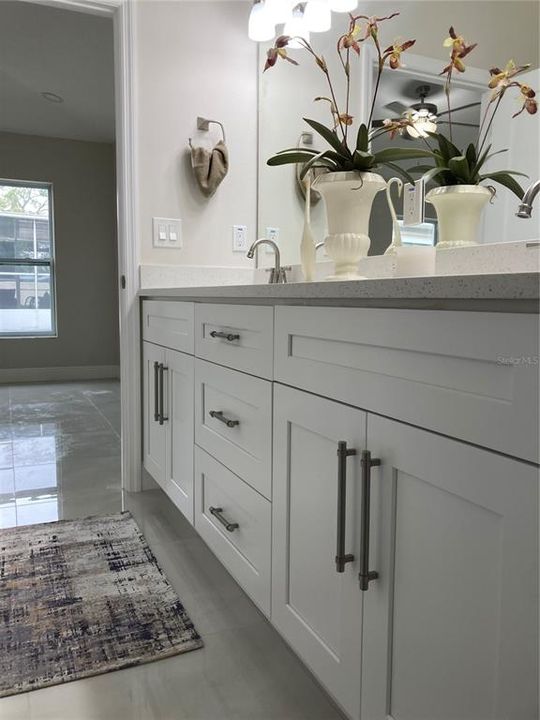 待售: $550,000 (4 贝兹, 2 浴室, 1661 平方英尺)