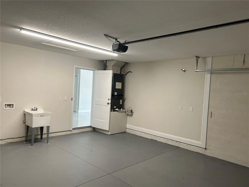 待售: $550,000 (4 贝兹, 2 浴室, 1661 平方英尺)