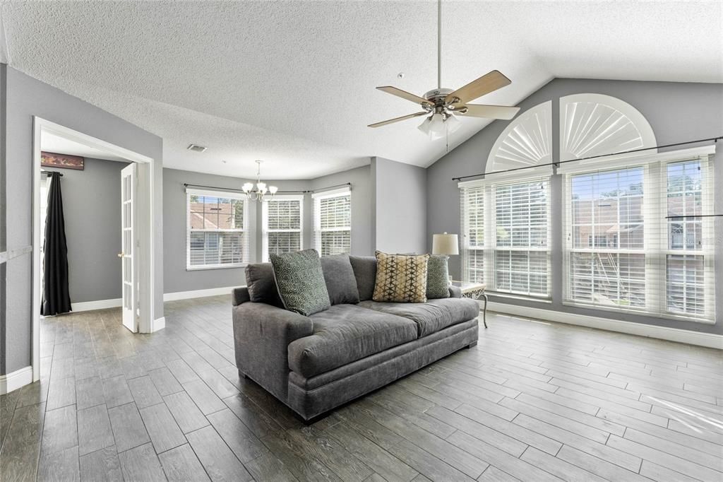 В аренду: $2,100 (2 спален, 2 ванн, 1138 Квадратных фут)