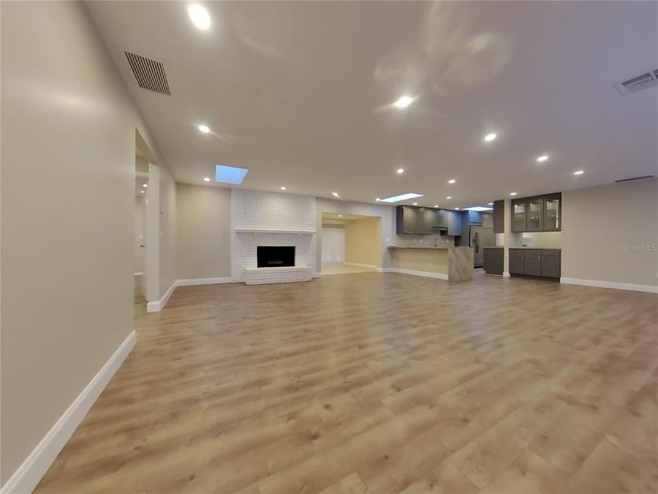 For Rent: $3,079 (4 beds, 4 baths, 2755 Square Feet)