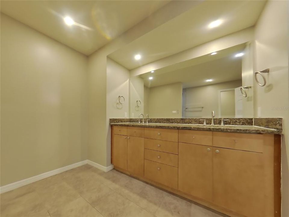 For Rent: $3,079 (4 beds, 4 baths, 2755 Square Feet)