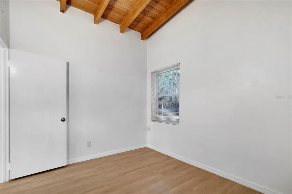 For Sale: $189,900 (3 beds, 1 baths, 1118 Square Feet)