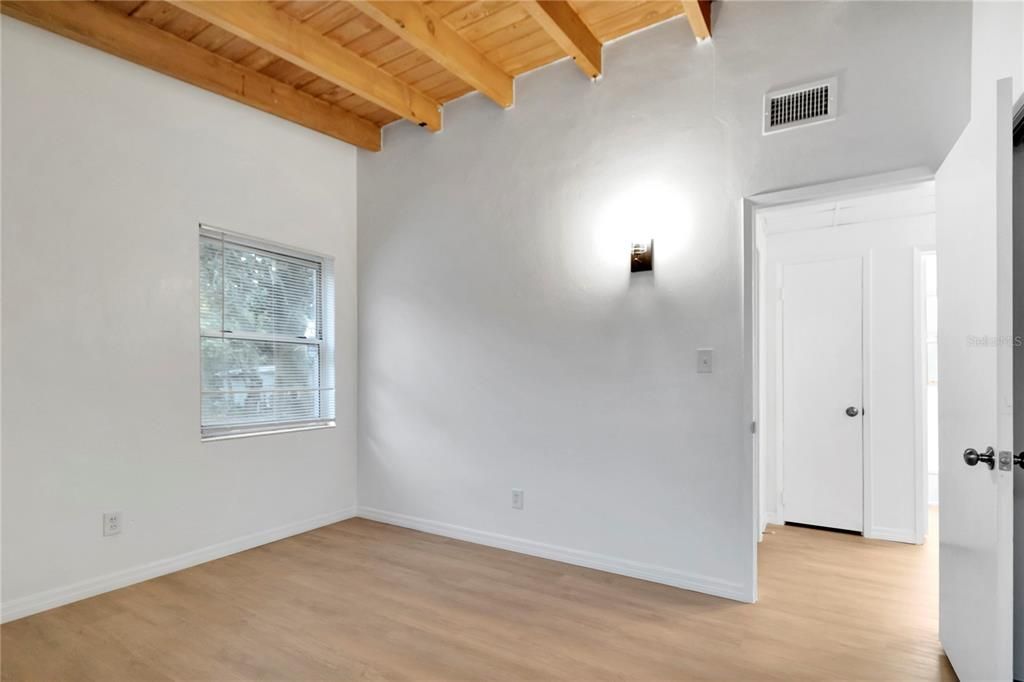 For Sale: $189,900 (3 beds, 1 baths, 1118 Square Feet)