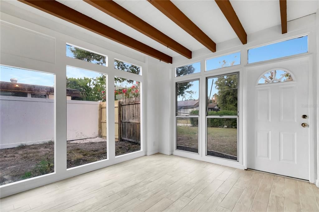 For Sale: $189,900 (3 beds, 1 baths, 1118 Square Feet)