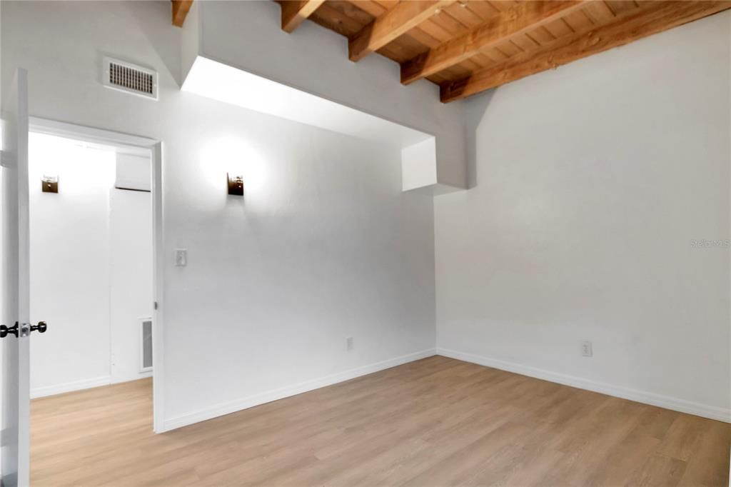 For Sale: $189,900 (3 beds, 1 baths, 1118 Square Feet)