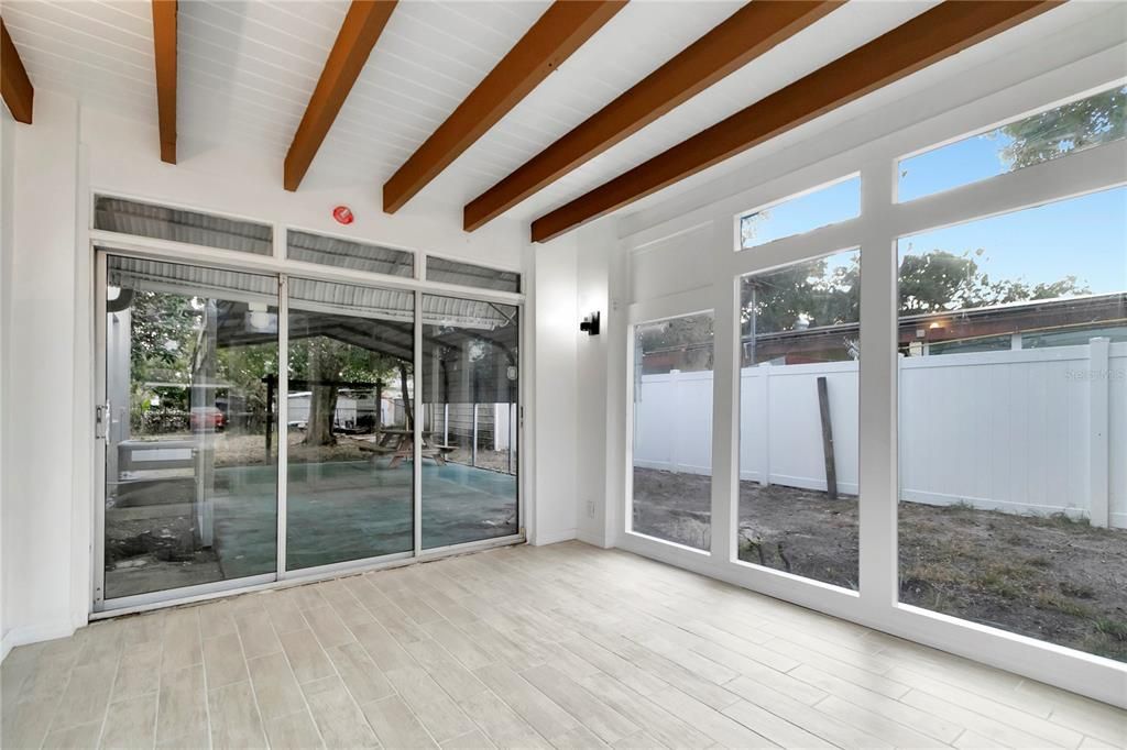 For Sale: $189,900 (3 beds, 1 baths, 1118 Square Feet)