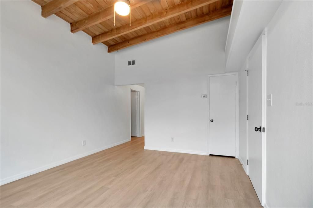 For Sale: $189,900 (3 beds, 1 baths, 1118 Square Feet)