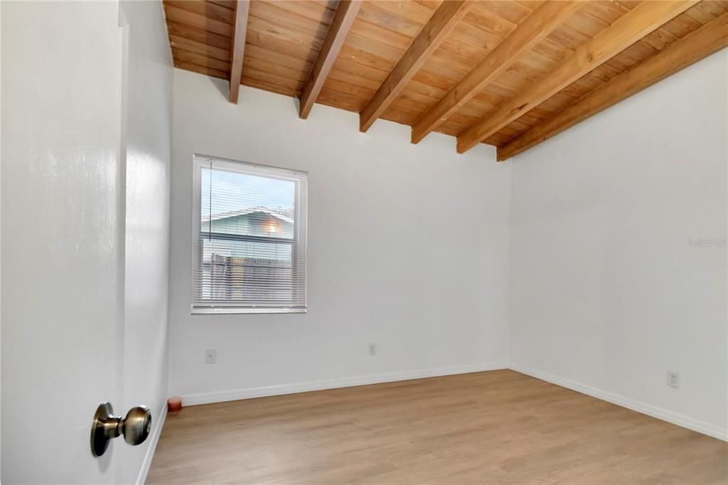 For Sale: $189,900 (3 beds, 1 baths, 1118 Square Feet)