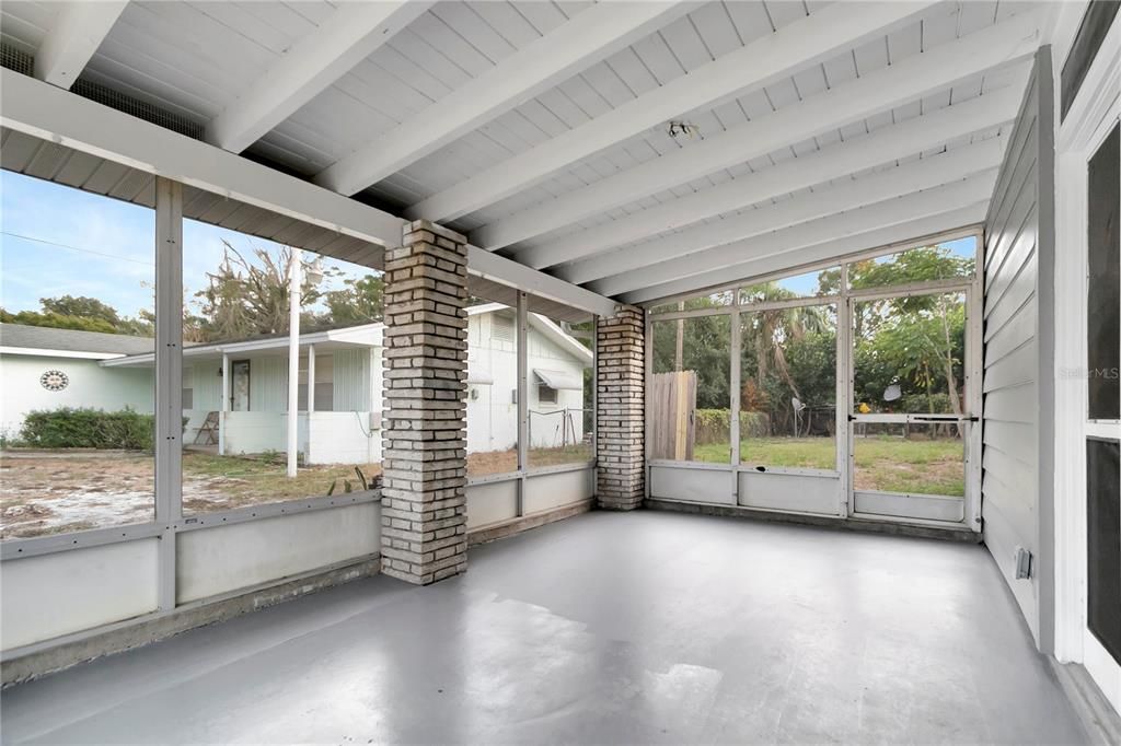 For Sale: $189,900 (3 beds, 1 baths, 1118 Square Feet)