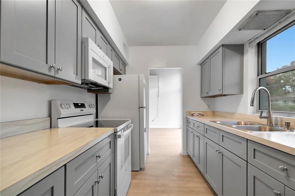 For Sale: $189,900 (3 beds, 1 baths, 1118 Square Feet)