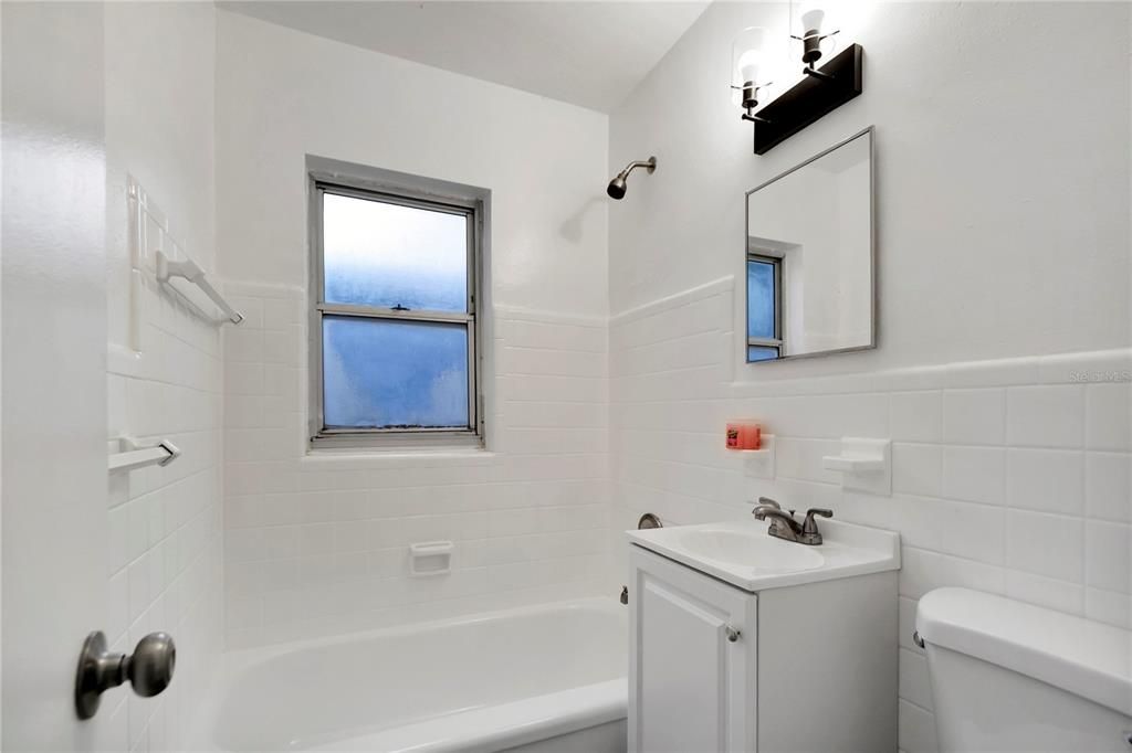 For Sale: $189,900 (3 beds, 1 baths, 1118 Square Feet)