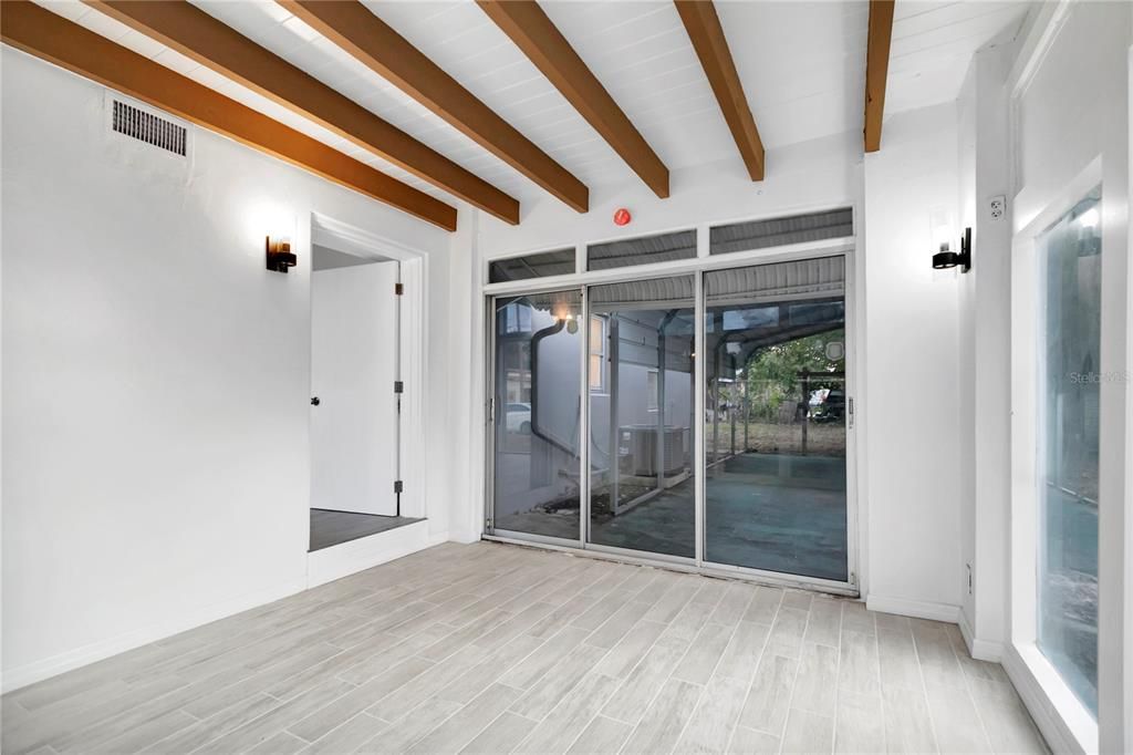 For Sale: $189,900 (3 beds, 1 baths, 1118 Square Feet)