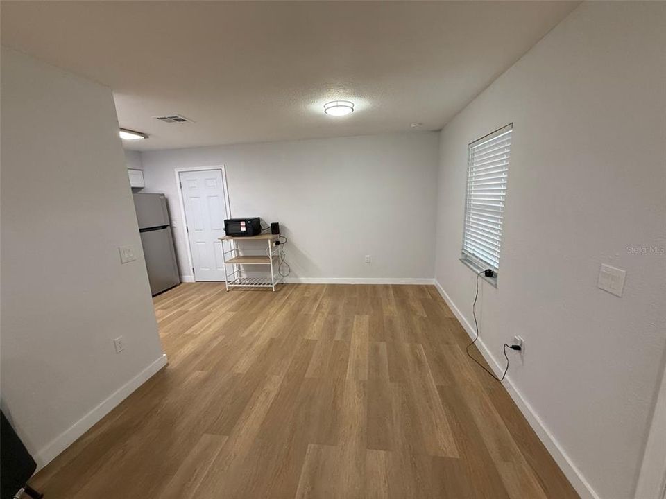 出租: $1,750 (2 贝兹, 2 浴室, 962 平方英尺)