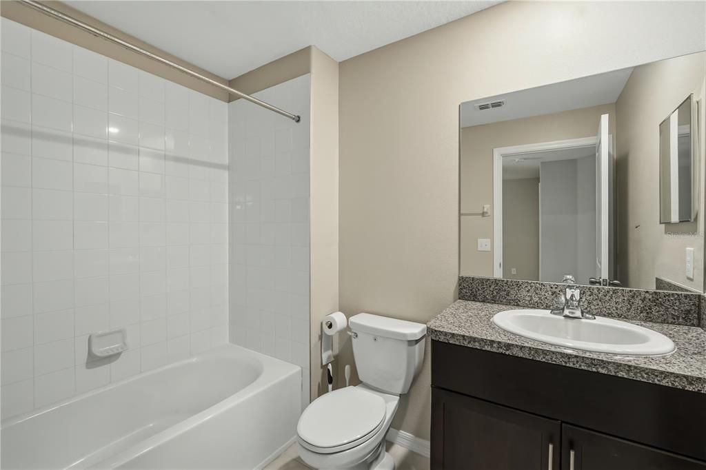 For Rent: $2,350 (3 beds, 2 baths, 1701 Square Feet)