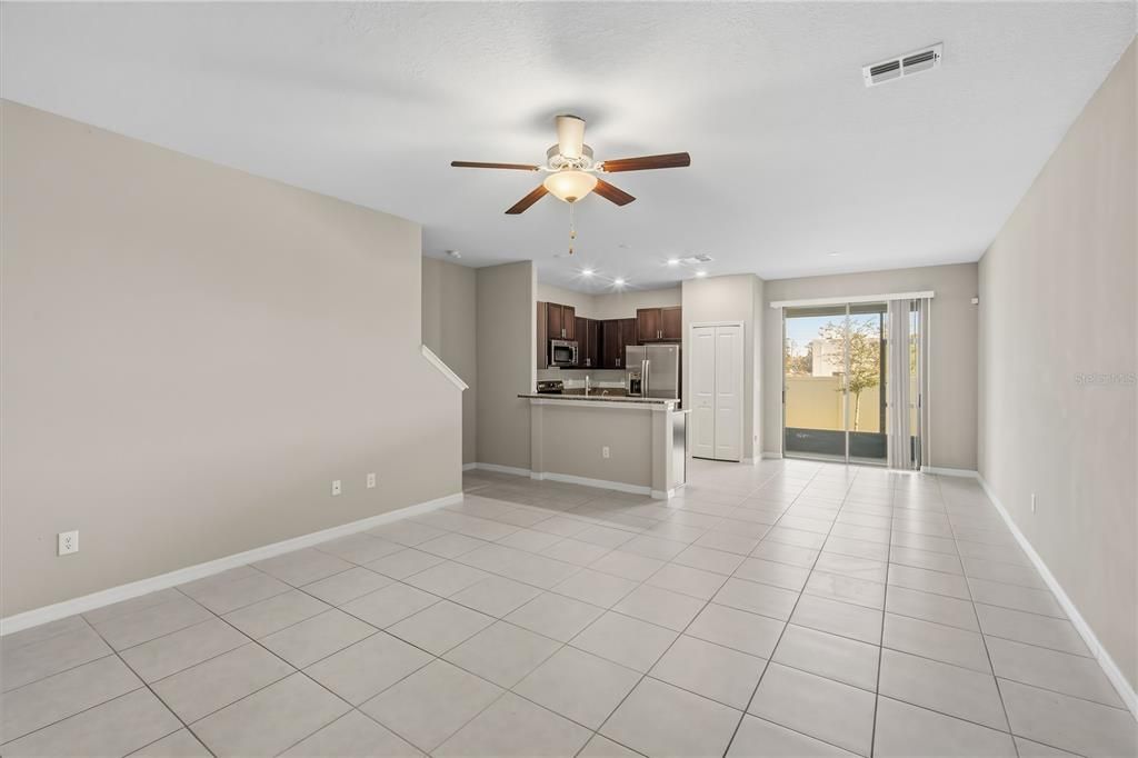 For Rent: $2,350 (3 beds, 2 baths, 1701 Square Feet)