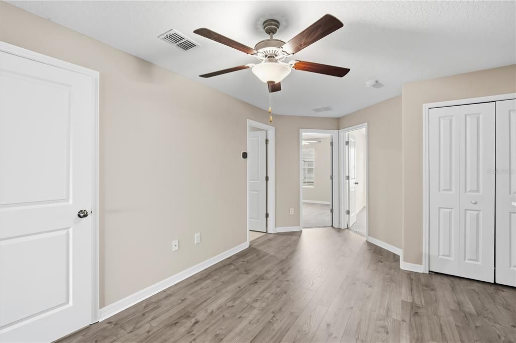 For Rent: $2,350 (3 beds, 2 baths, 1701 Square Feet)