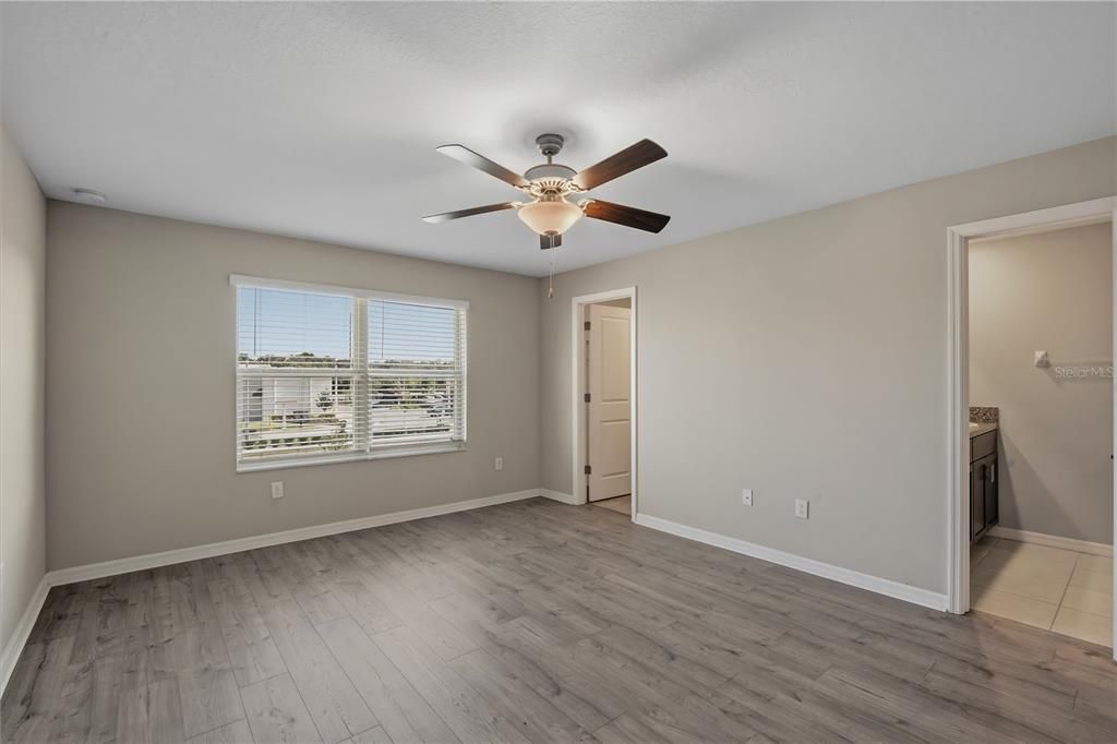 For Rent: $2,350 (3 beds, 2 baths, 1701 Square Feet)