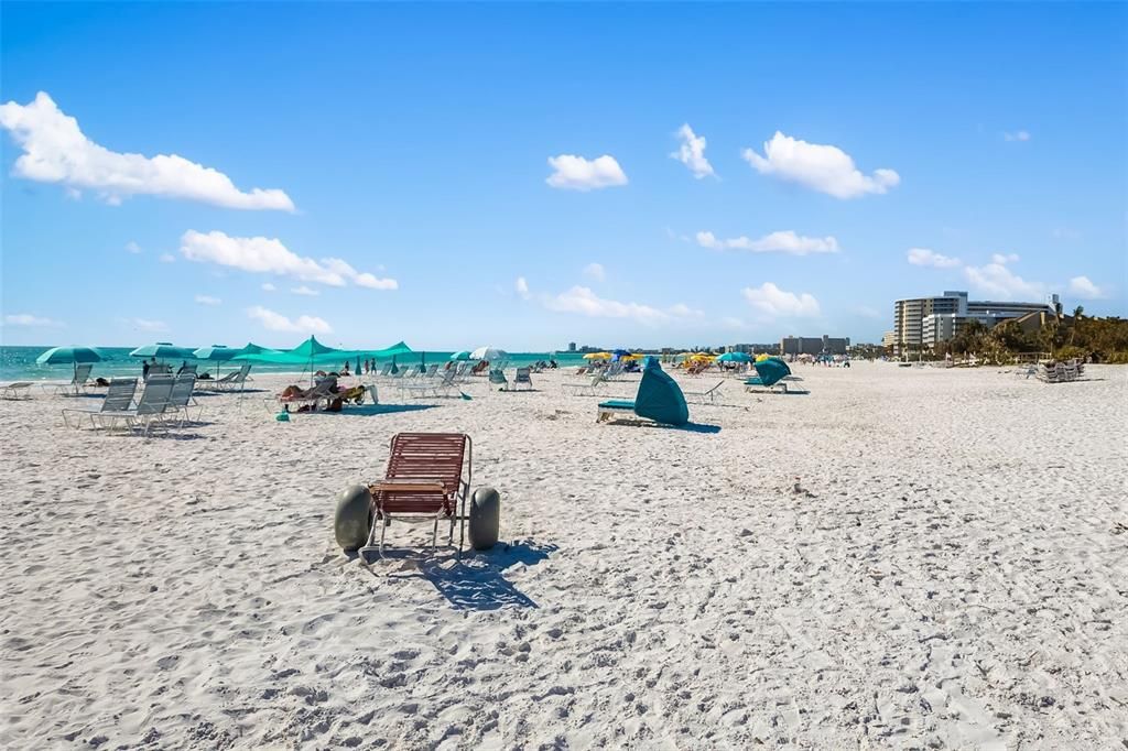 待售: $600,000 (4 贝兹, 2 浴室, 2158 平方英尺)