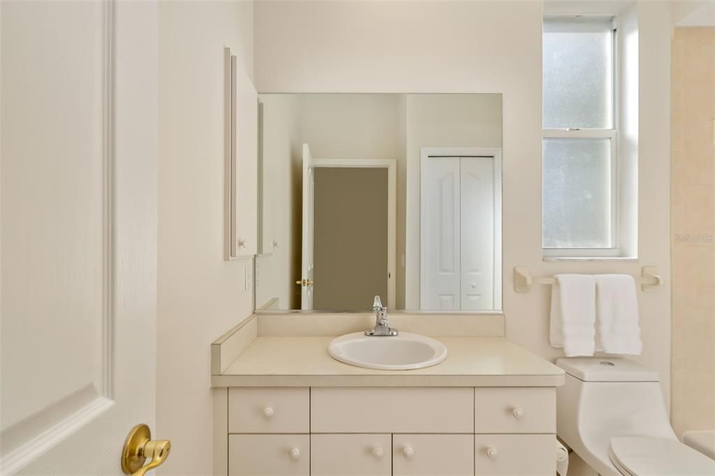 For Sale: $600,000 (4 beds, 2 baths, 2158 Square Feet)