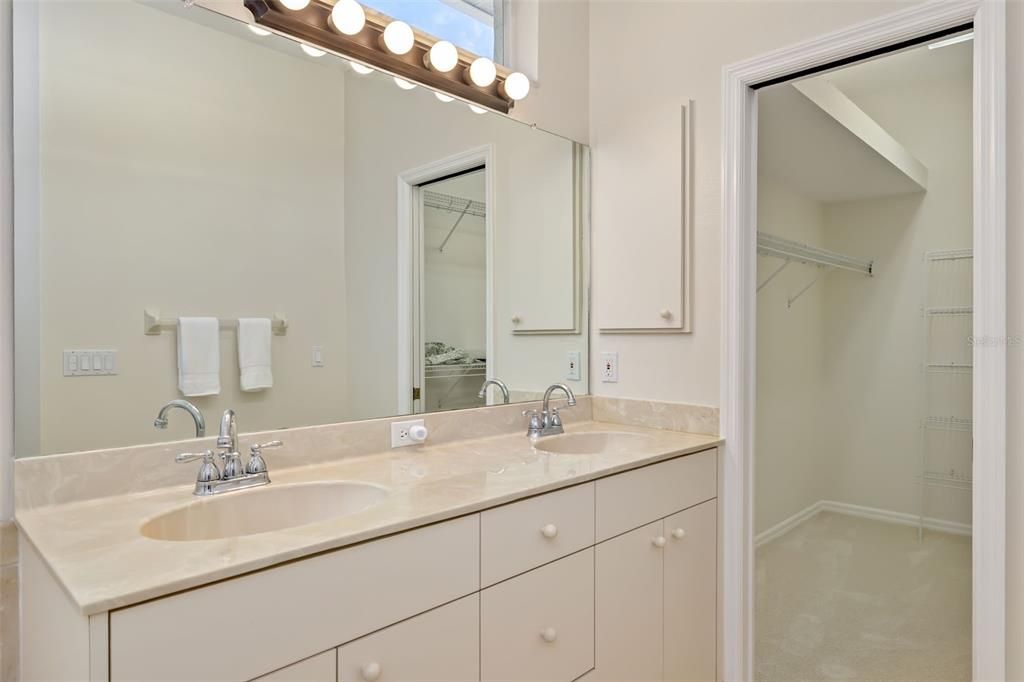 For Sale: $600,000 (4 beds, 2 baths, 2158 Square Feet)