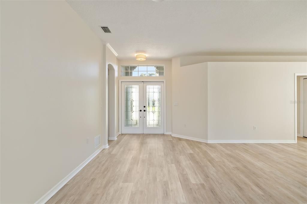 For Sale: $600,000 (4 beds, 2 baths, 2158 Square Feet)