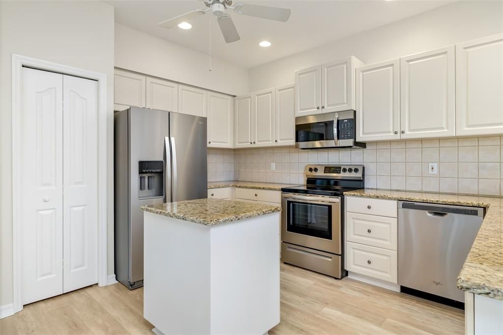 For Sale: $600,000 (4 beds, 2 baths, 2158 Square Feet)