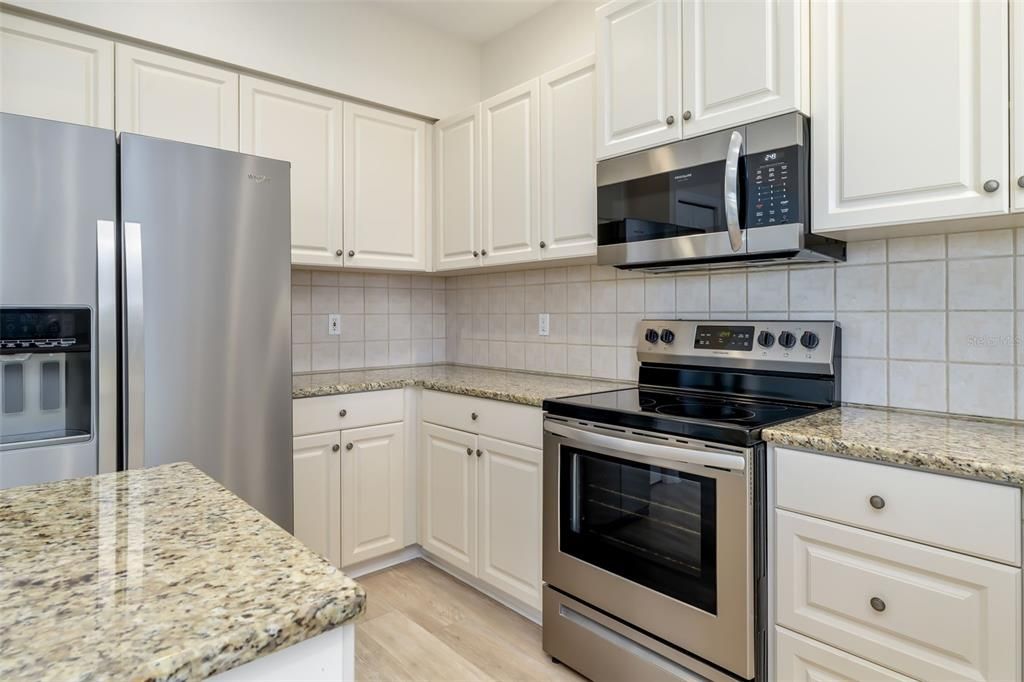 For Sale: $600,000 (4 beds, 2 baths, 2158 Square Feet)