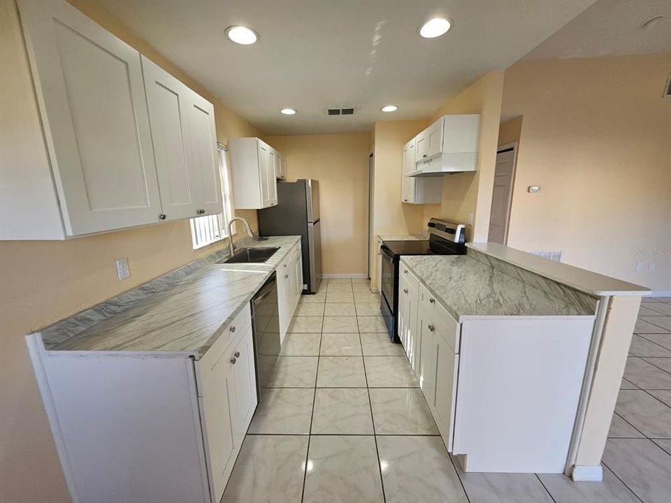 For Rent: $1,750 (3 beds, 2 baths, 1228 Square Feet)