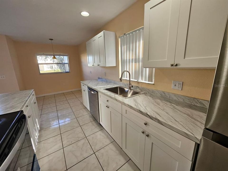 For Rent: $1,750 (3 beds, 2 baths, 1228 Square Feet)