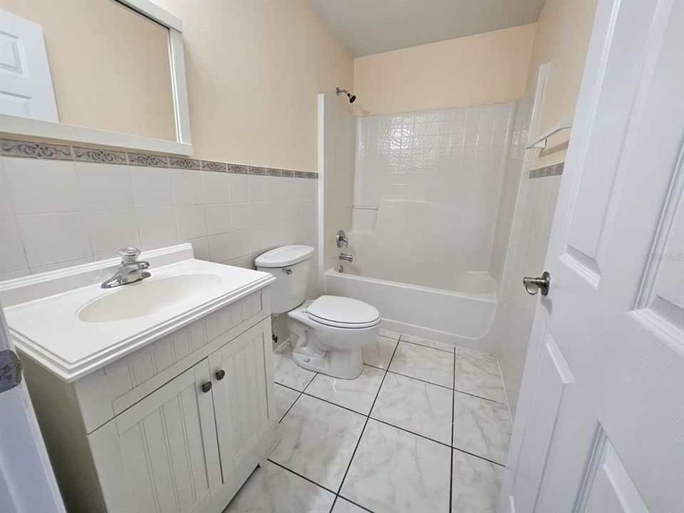 For Rent: $1,750 (3 beds, 2 baths, 1228 Square Feet)