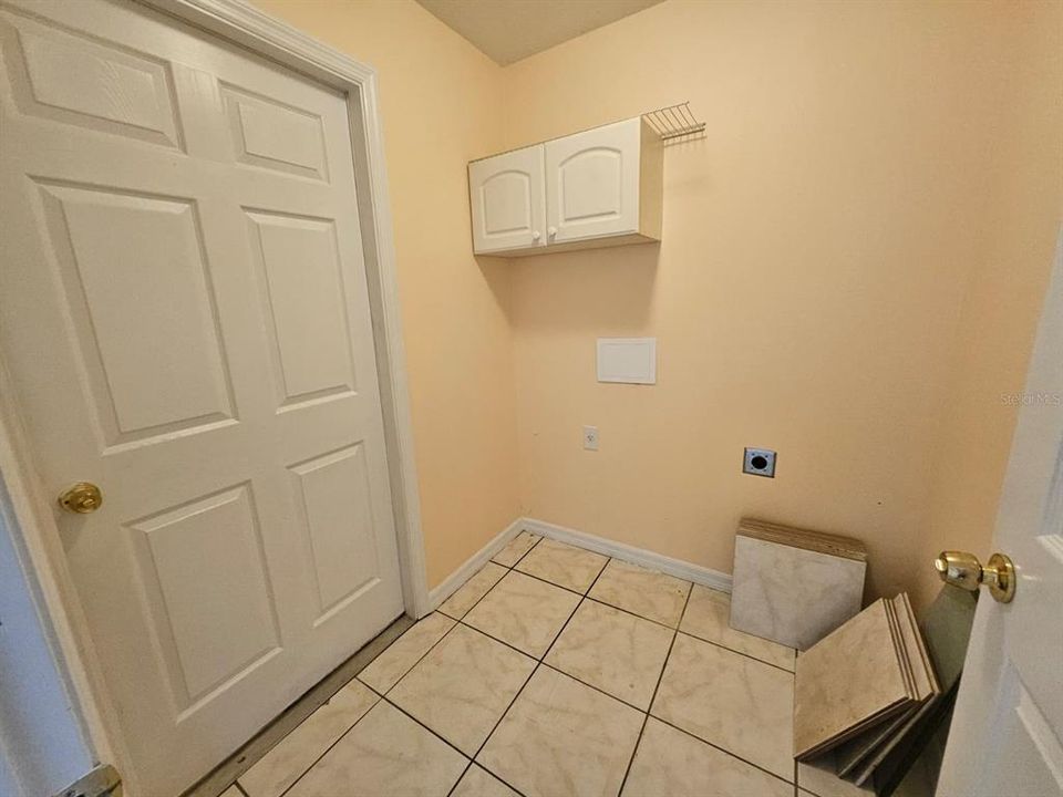 For Rent: $1,750 (3 beds, 2 baths, 1228 Square Feet)