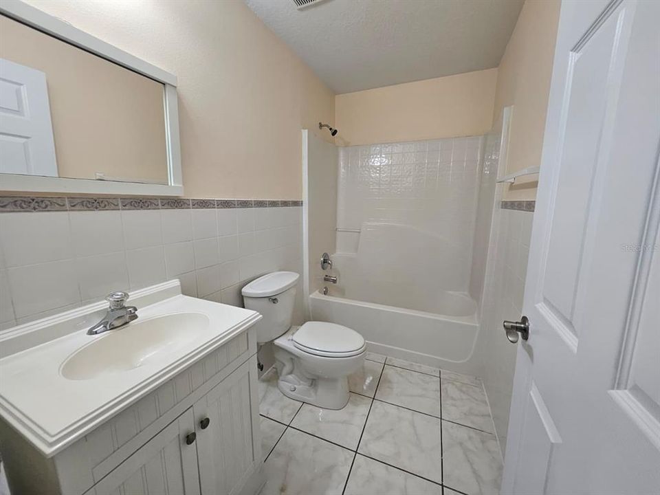 For Rent: $1,750 (3 beds, 2 baths, 1228 Square Feet)